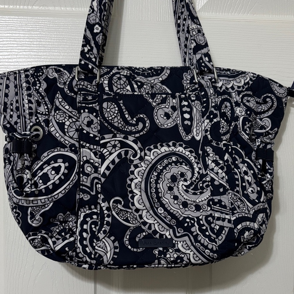 Vera Bradley Glenna Sachel  in Deep Night Paisley Neutral.